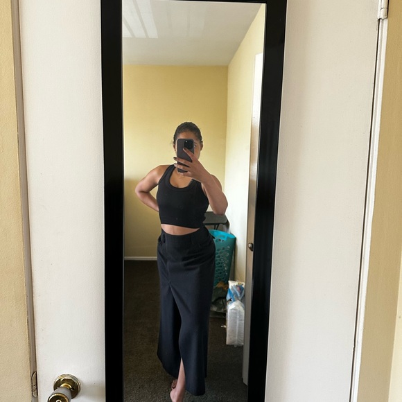 Armani Collezioni Classic Black Wool Midi Skirt - Picture 4 of 9